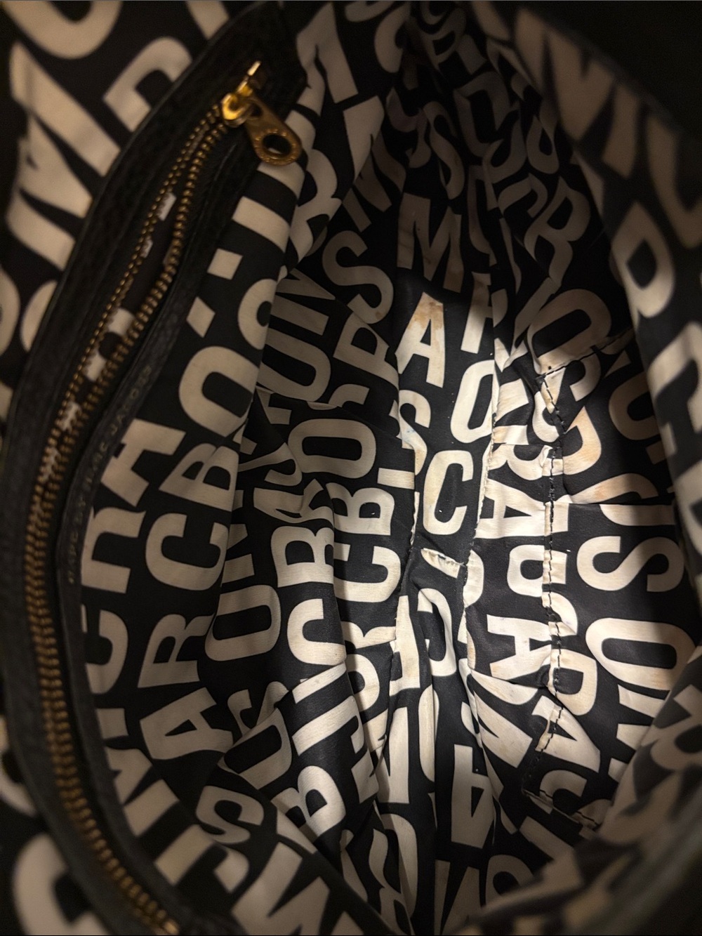 Marc Jacobs Black Leather Shoulder Bag with Gold Plaque - Picture 10 of 11